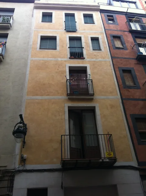 Stucco work in Ciutat Vella with Espai Vertical Rey-Puig