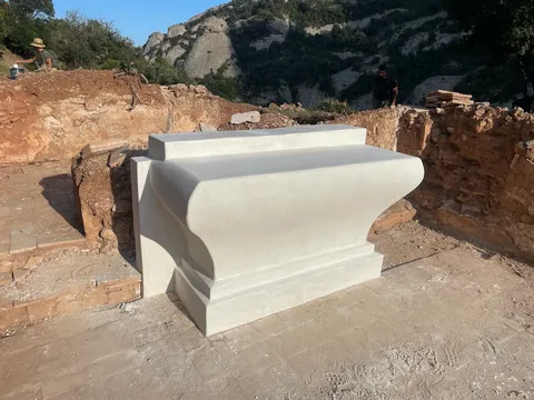 Revestimiento liso lavado en el altar de la ermita de Santa Anna