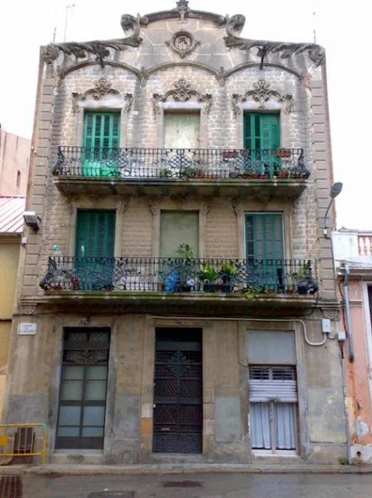 Façade before restoration