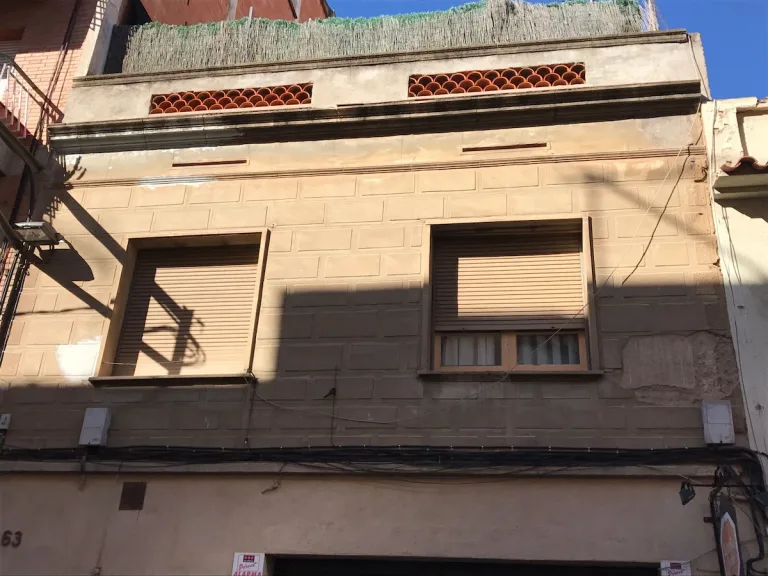 Façade before restoration