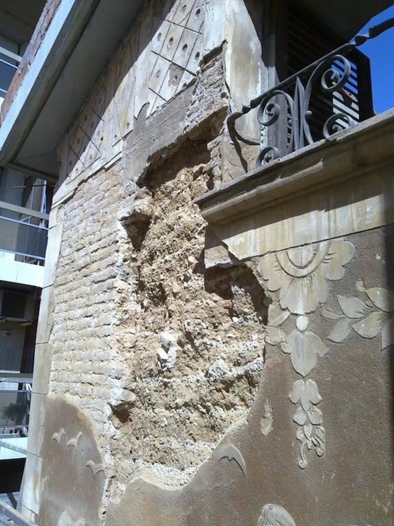 Façade before restoration