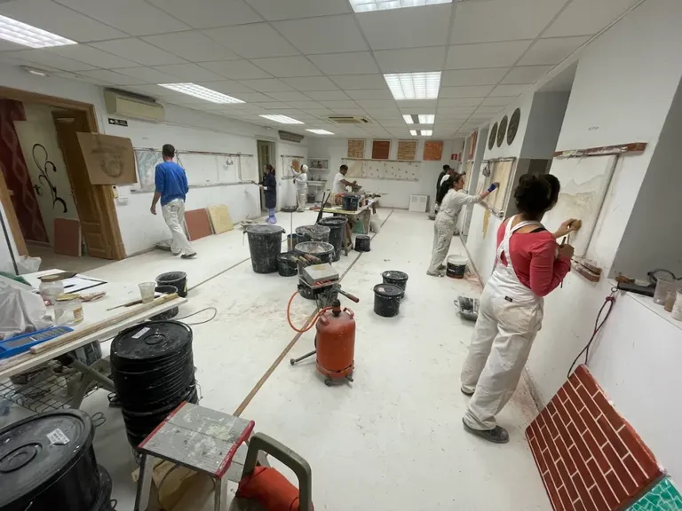 Practical training in lime stucco